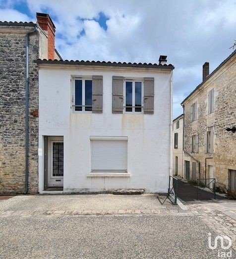 House 4 rooms of 73 m² in Port-d'Envaux (17350)