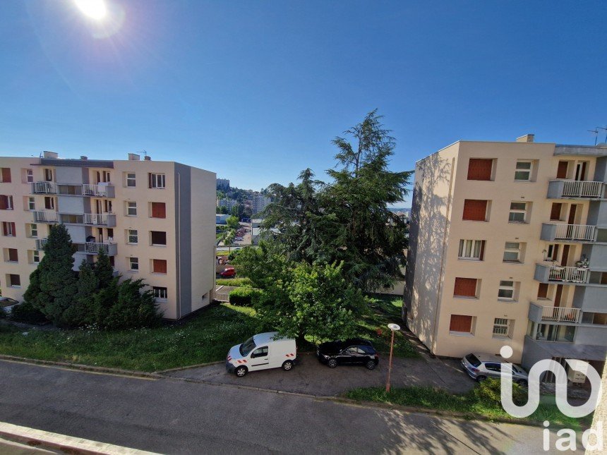 Appartement 3 pièces de 58 m² à Saint-Étienne (42100)