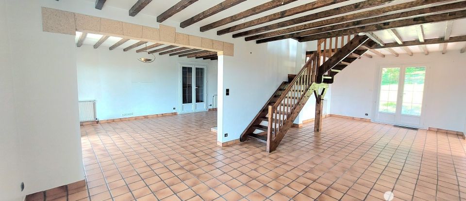 Traditional house 6 rooms of 156 m² in Monchy-Saint-Éloi (60290)