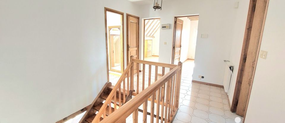 Traditional house 6 rooms of 156 m² in Monchy-Saint-Éloi (60290)