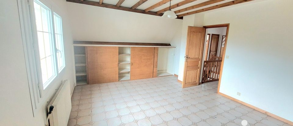 Traditional house 6 rooms of 156 m² in Monchy-Saint-Éloi (60290)