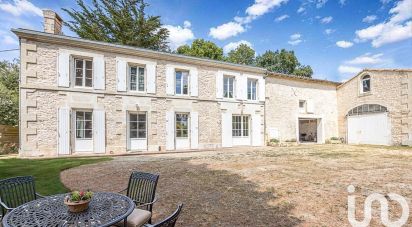 Mansion 6 rooms of 141 m² in Saint-Symphorien (79270)