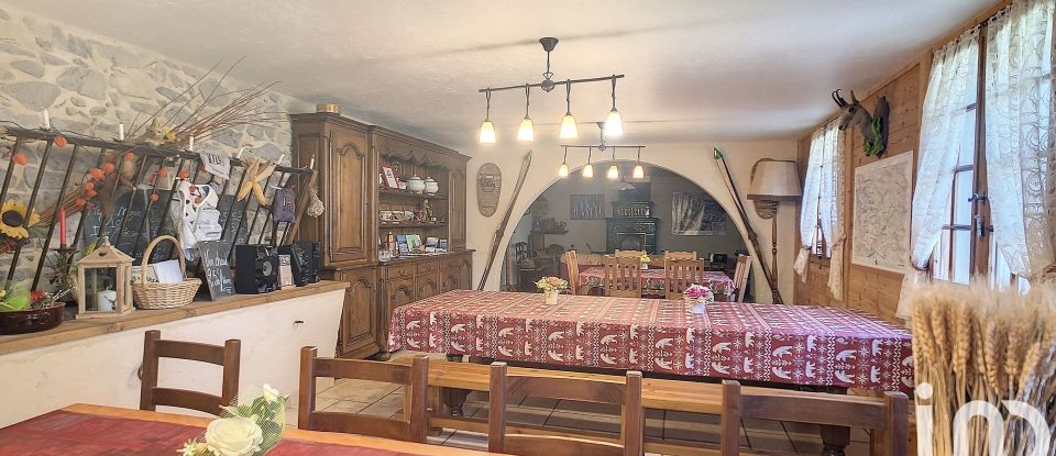 Cottage 15 rooms of 385 m² in Val d'Oronaye (04530)