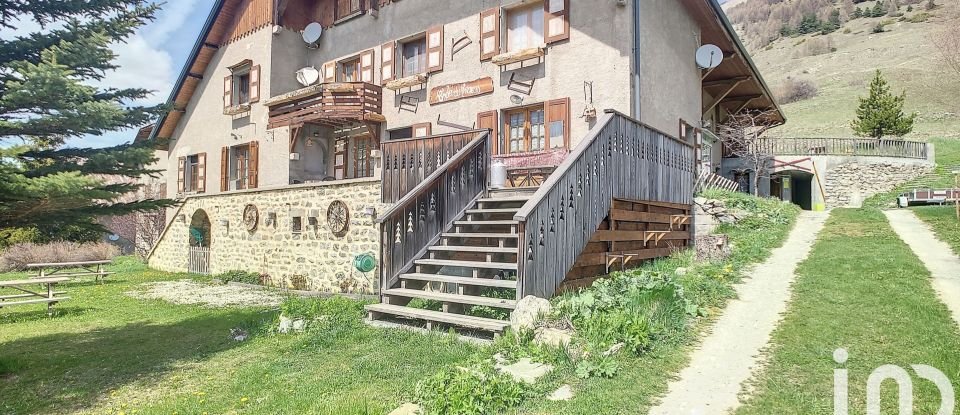 Cottage 15 rooms of 385 m² in Val d'Oronaye (04530)