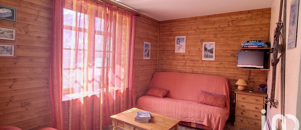 Cottage 15 rooms of 385 m² in Val d'Oronaye (04530)