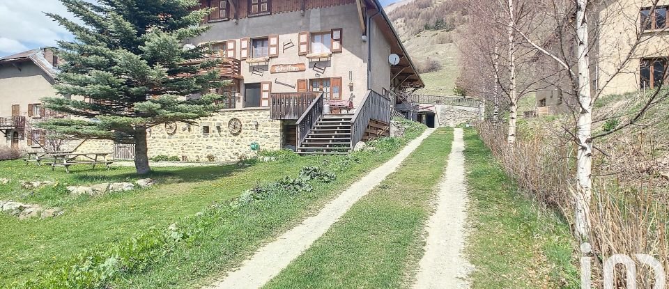 Cottage 15 rooms of 385 m² in Val d'Oronaye (04530)