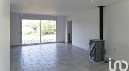 House 5 rooms of 103 m² in Breuil-Magné (17870)