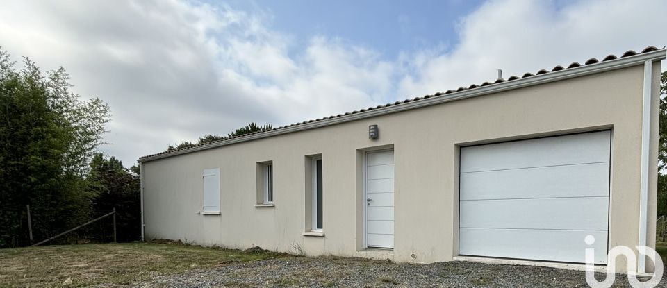 House 5 rooms of 103 m² in Breuil-Magné (17870)