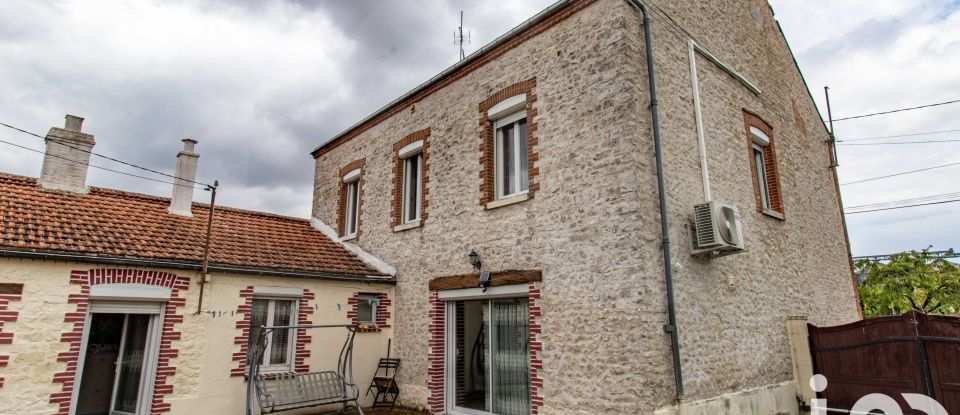 House 15 rooms of 330 m² in Corbeilles (45490)