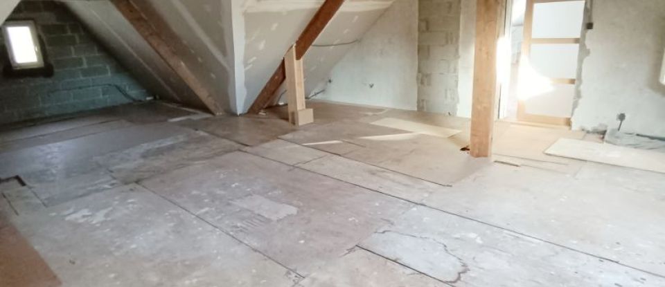 Maison 7 pièces de 200 m² à Quintin (22800)