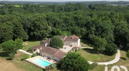 Mansion 12 rooms of 480 m² in Cherves-Richemont (16370)