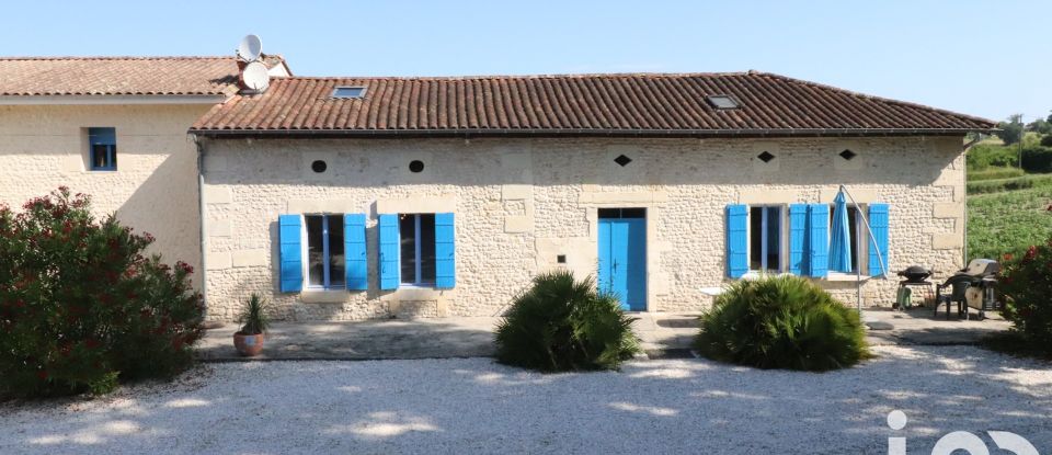 Traditional house 8 rooms of 384 m² in Sainte-Colombe (17210)