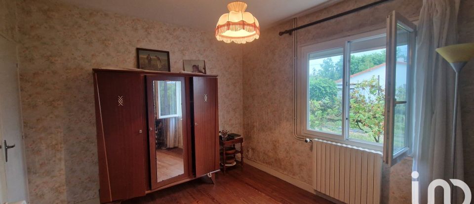 Traditional house 3 rooms of 69 m² in Séméac (65600)