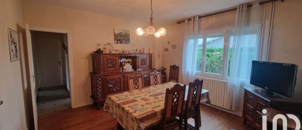 Traditional house 3 rooms of 69 m² in Séméac (65600)