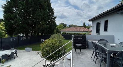 Maison 7 pièces de 178 m² à Bassens (33530)