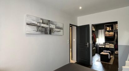 Maison 7 pièces de 178 m² à Bassens (33530)