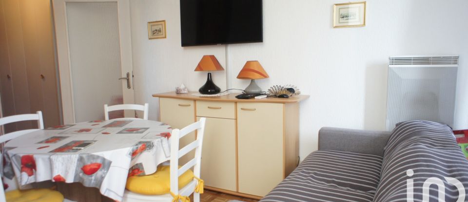 Studio 1 room of 30 m² in Gréoux-les-Bains (04800)