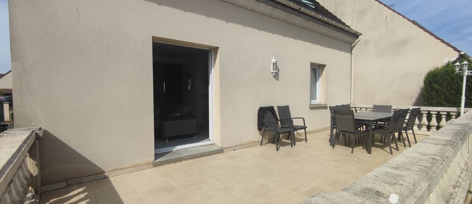 Traditional house 5 rooms of 114 m² in Le Plessis-Belleville (60330)