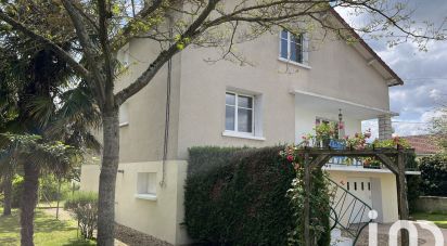 House 6 rooms of 151 m² in Naintré (86530)