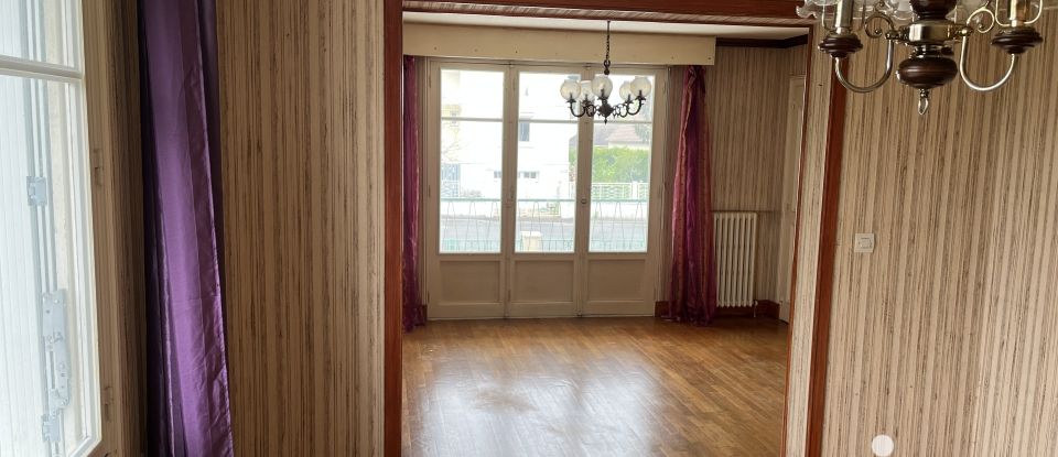 House 6 rooms of 151 m² in Naintré (86530)