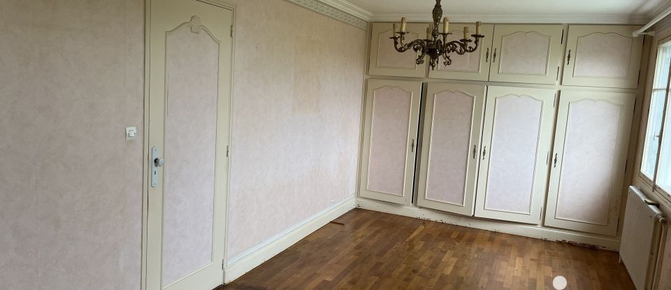 House 6 rooms of 151 m² in Naintré (86530)