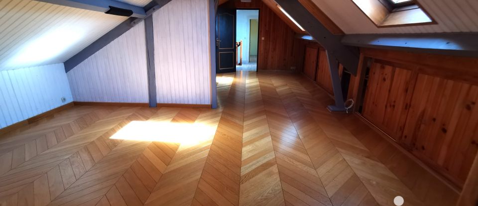 Maison traditionnelle 5 pièces de 130 m² à La Croix-en-Brie (77370)