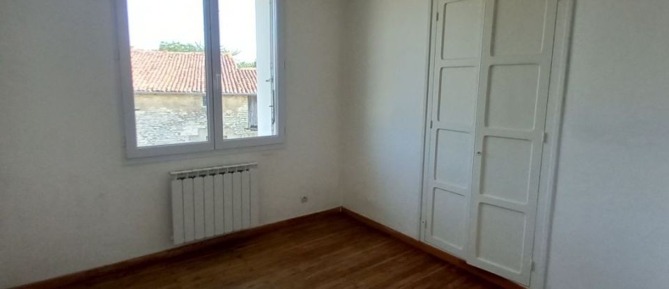 Maison 5 pièces de 130 m² à Loudun (86200)