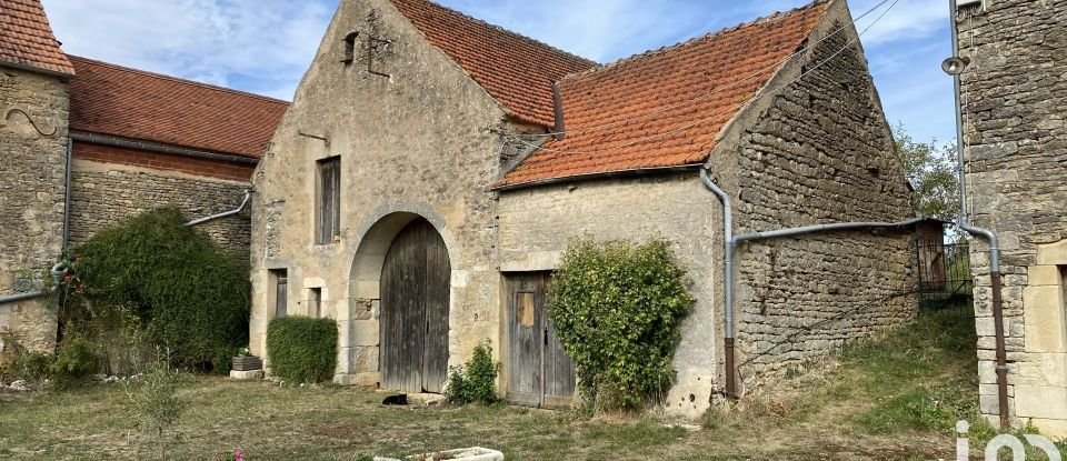 Ferme 5 pièces de 126 m² à Fain-lès-Moutiers (21500)