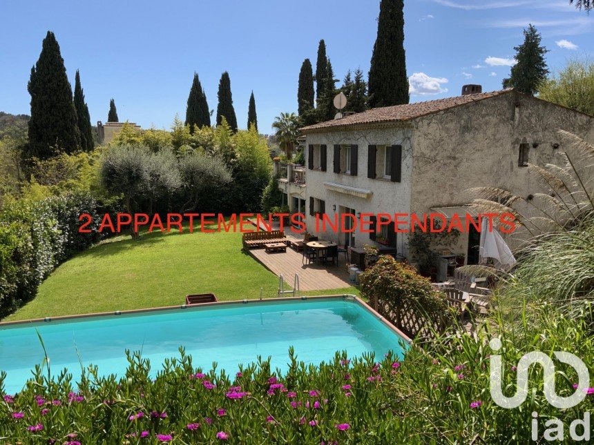 Traditional house 7 rooms of 199 m² in Vence (06140)