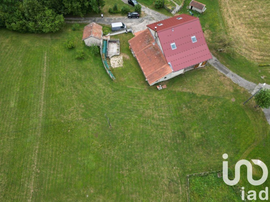 Ferme 5 pièces de 98 m² à Belleydoux (01130)