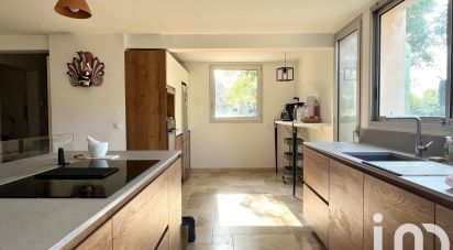 House 6 rooms of 172 m² in Marseille (13013)