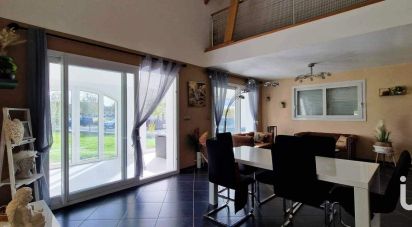 House 8 rooms of 213 m² in Grand-Couronne (76530)