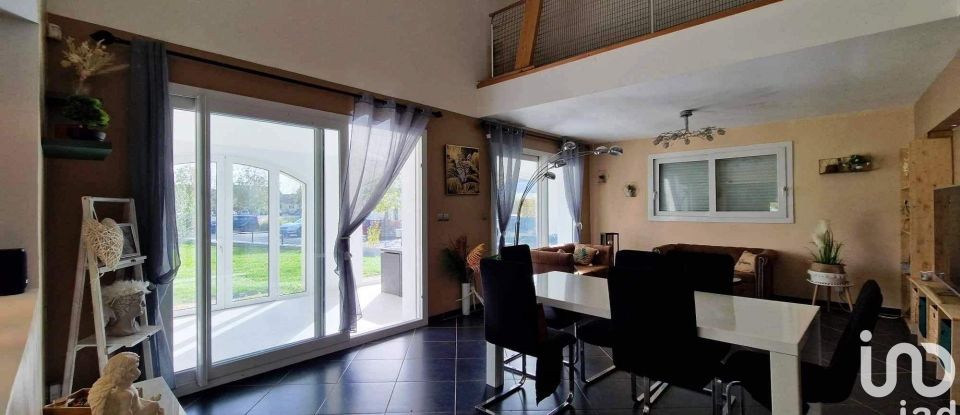 Maison 8 pièces de 213 m² à Grand-Couronne (76530)