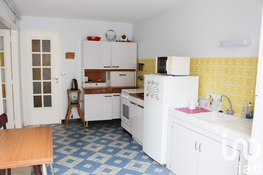 Town house 5 rooms of 98 m² in Charchigné (53250)