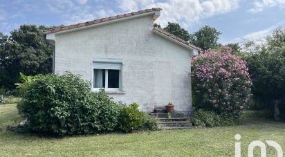 Maison de campagne 5 pièces de 141 m² à Saint-Romain-de-Benet (17600)