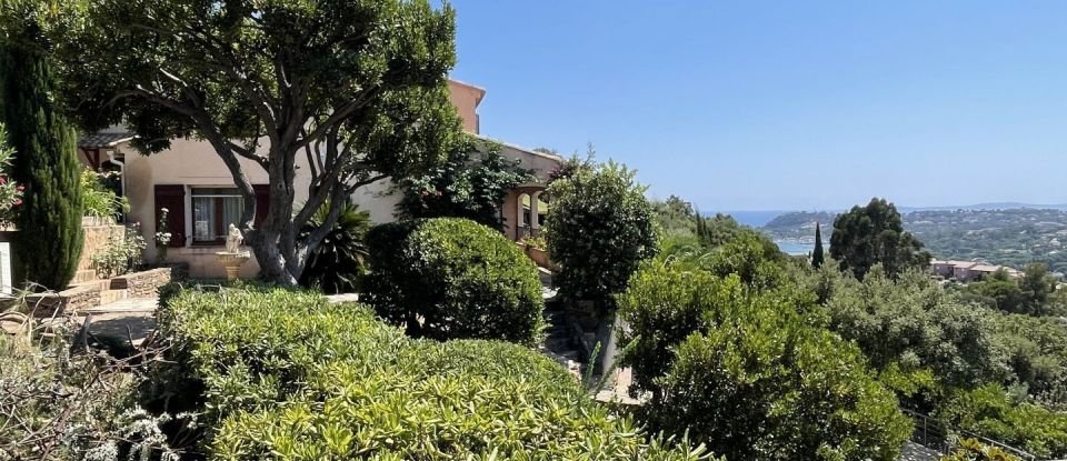 House 6 rooms of 170 m² in Cavalaire-sur-Mer (83240)