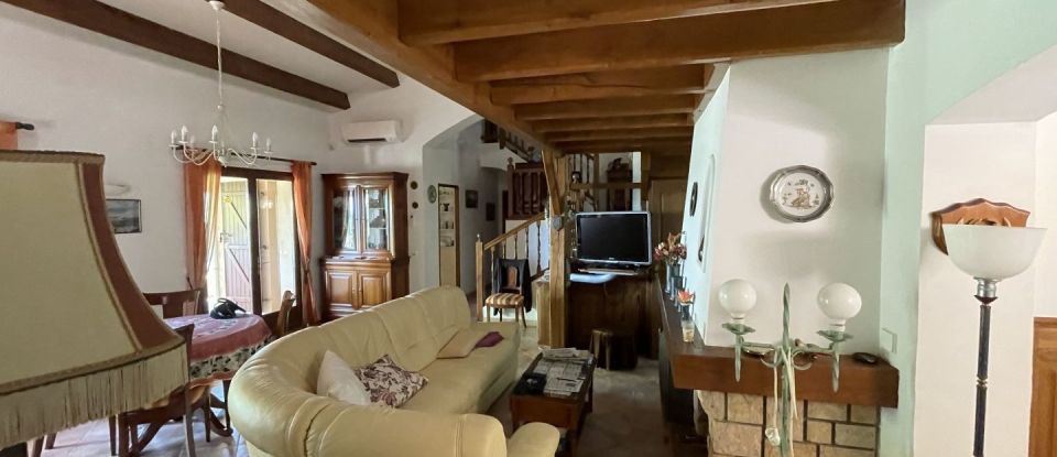 House 6 rooms of 170 m² in Cavalaire-sur-Mer (83240)