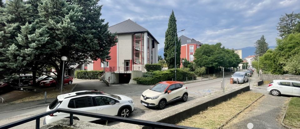 Appartement 3 pièces de 54 m² à Grenoble (38100)