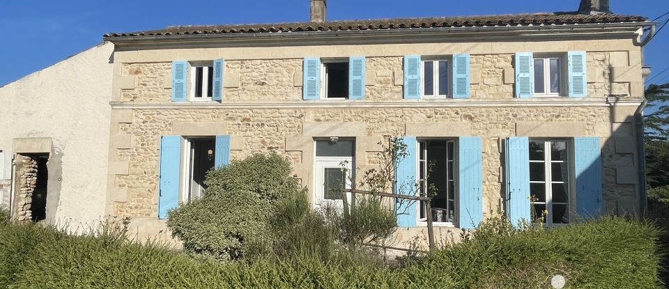 Village house 5 rooms of 138 m² in Saint-Ciers-du-Taillon (17240)