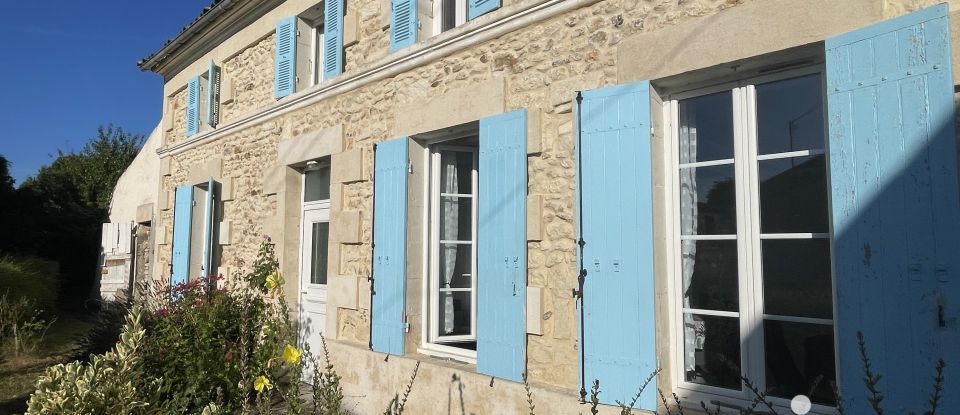 Village house 5 rooms of 138 m² in Saint-Ciers-du-Taillon (17240)