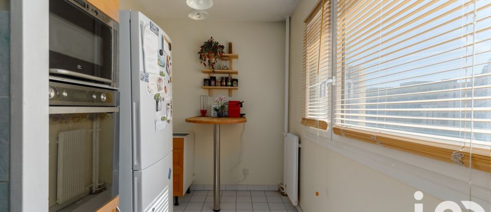 Apartment 3 rooms of 81 m² in Villeurbanne (69100)