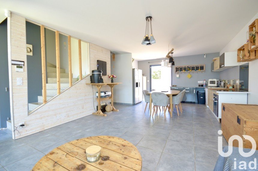 Maison 4 pièces de 98 m² à Vinassan (11110)