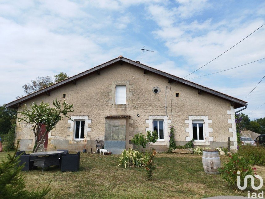 Domaine 2 pièces de 70 m² à Saint-Avit-Saint-Nazaire (33220)