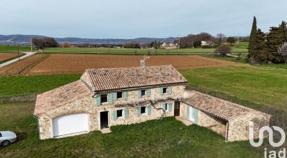 Mas 6 pièces de 167 m² à Saint-Gervais-sur-Roubion (26160)