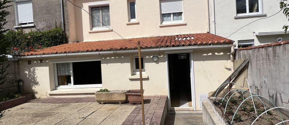 House 6 rooms of 100 m² in Cholet (49300)