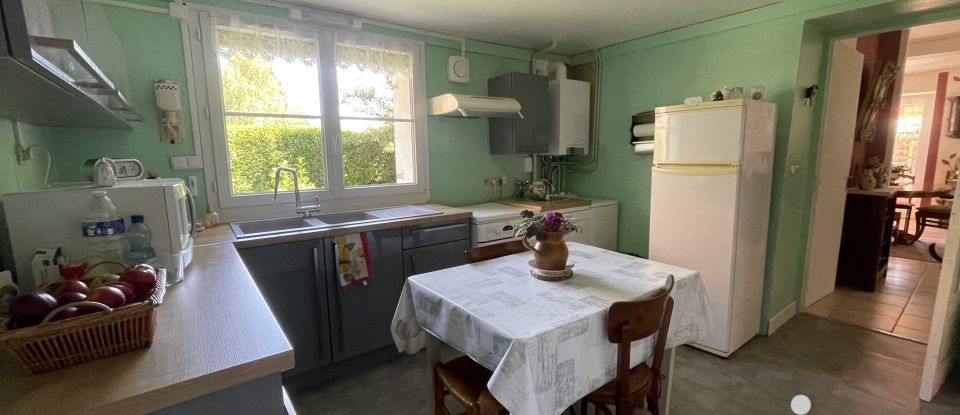 House 6 rooms of 120 m² in Saint-Malo-en-Donziois (58350)