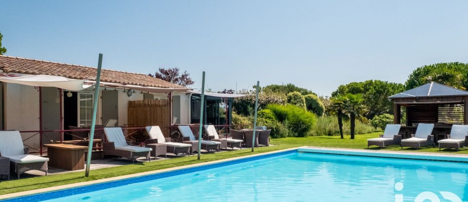 Architect house 8 rooms of 327 m² in Rivedoux-Plage (17940)