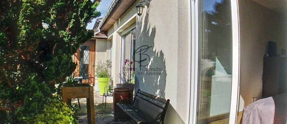 House 4 rooms of 80 m² in Roissy-en-Brie (77680)