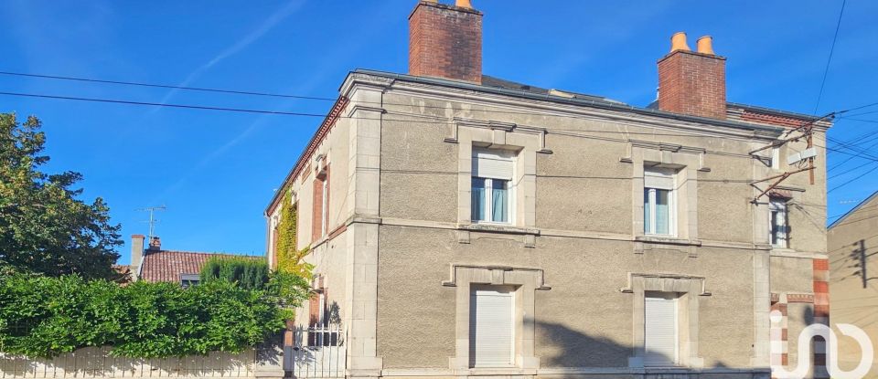 Maison traditionnelle 10 pièces de 208 m² à Gien (45500)