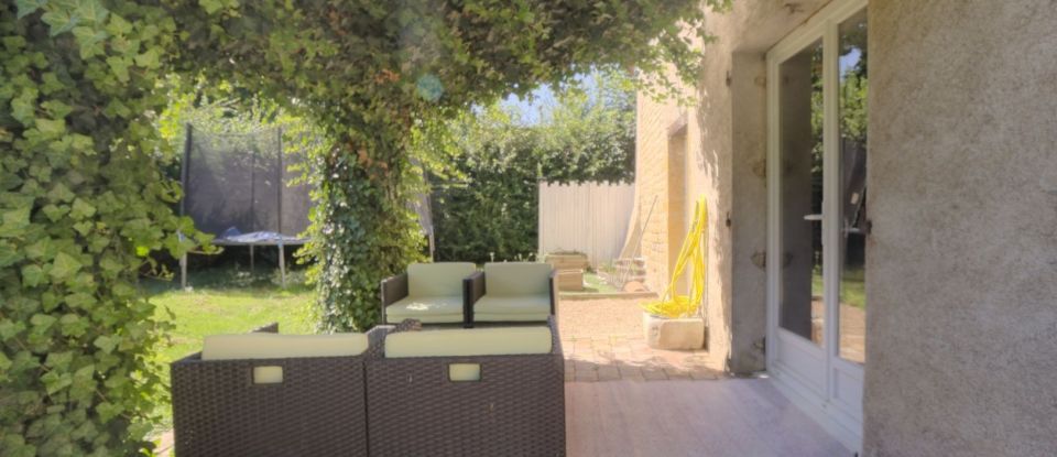 Maison 5 pièces de 185 m² à Mogneneins (01140)